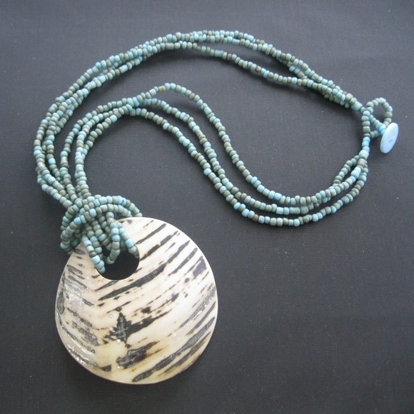 Jewelry - 4/$20 🍁 Shell & Bead Necklace